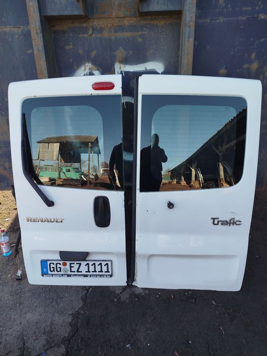Двері,дверь РеноТрафік, ОпельВіваро, Ніссан Прімастар trafic, vivaro