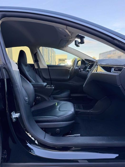 Tesla Model S      2013