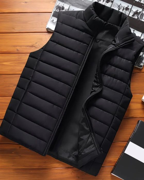 Безрукавка демісезонна .