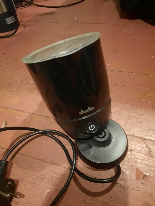 Спінювач молока, капучинатор studio, потужність 600 вт, чорний колір