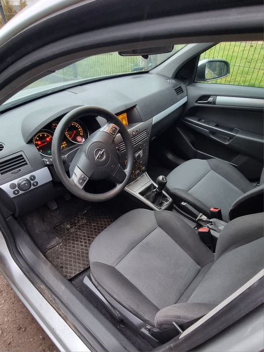 Opel Astra 1.6 Benzyna, Klimatyzacja, Niski Przebieg