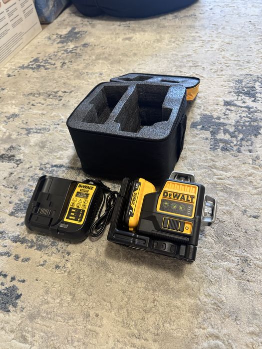 Лазерний рівень DeWalt комплект