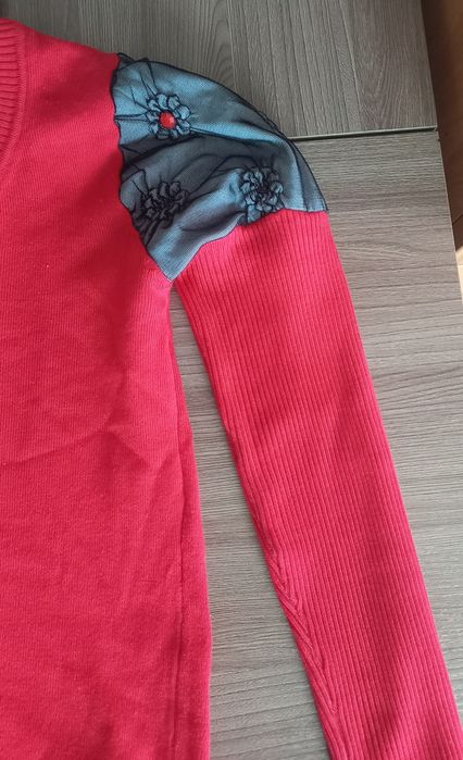 Светр жіночий з горлом