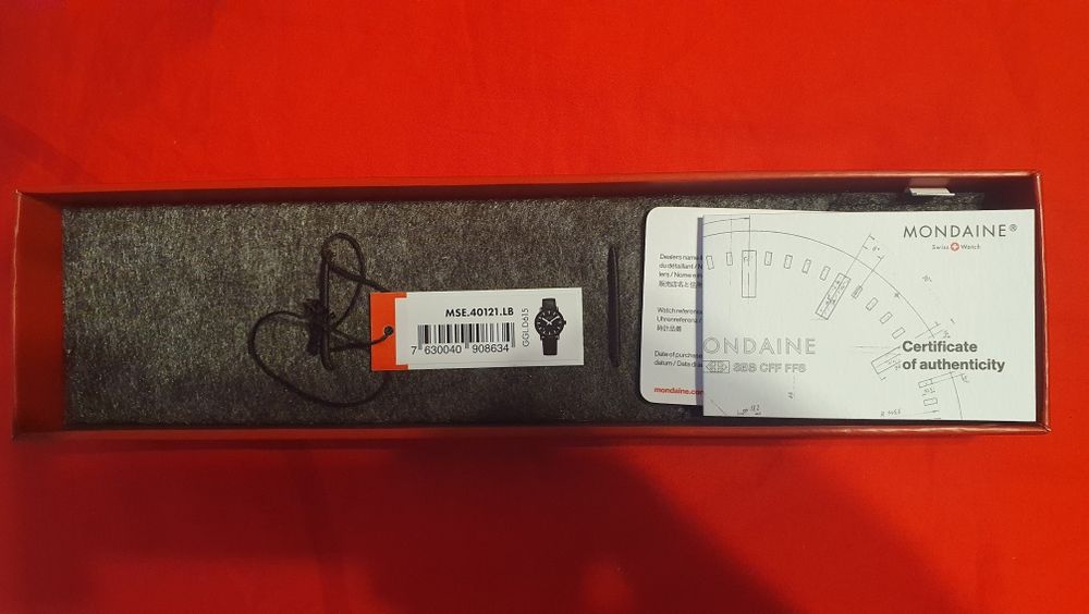 Zegarek Mondaine MSE.40121.LB - szafir, nowy