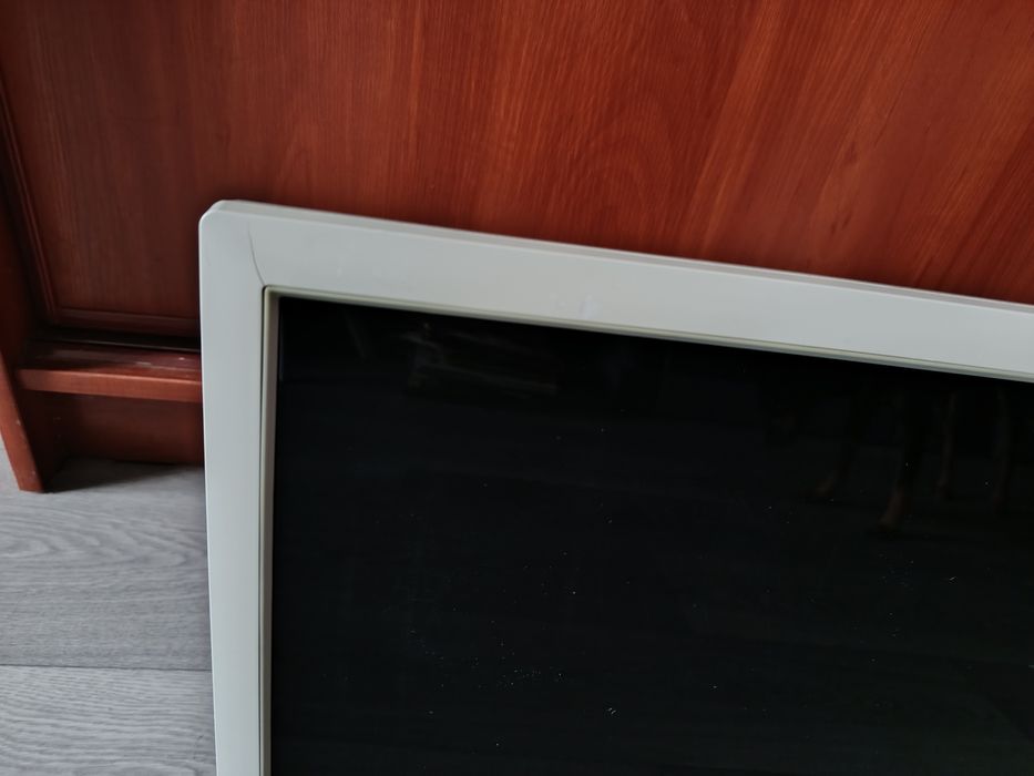 Монітор SAMSUNG 960BG. Діагональ 19"(48,3 см)