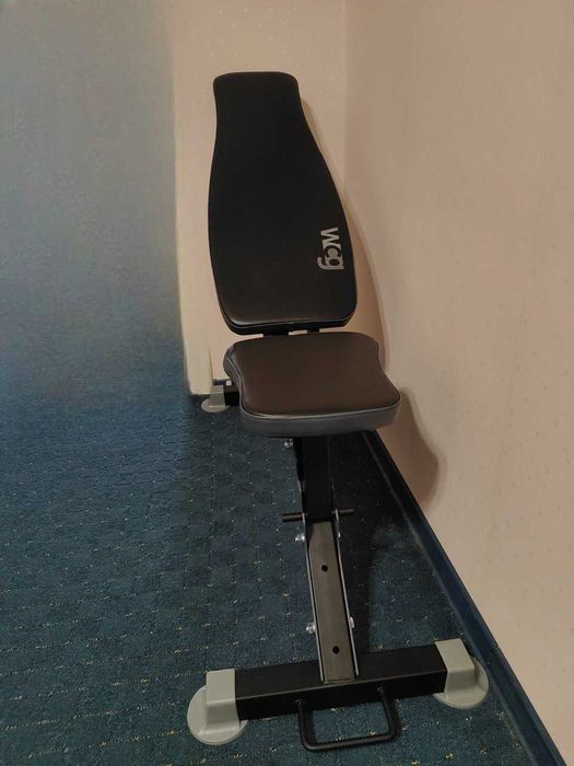 Лавка для жима штанги гантель B600 черная Скамья жиму Лава Тренажер