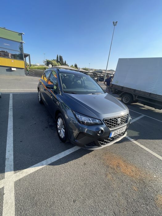 SEAT ARONA 2022 para fora