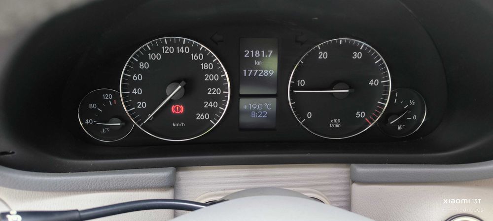 Mercedes-Benz 220 — fotografia 9