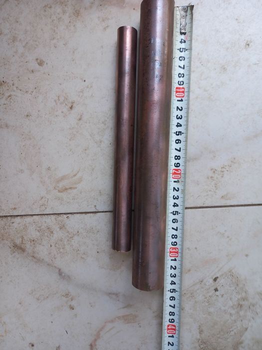 продаю  кругляк медный. На 40 и25.