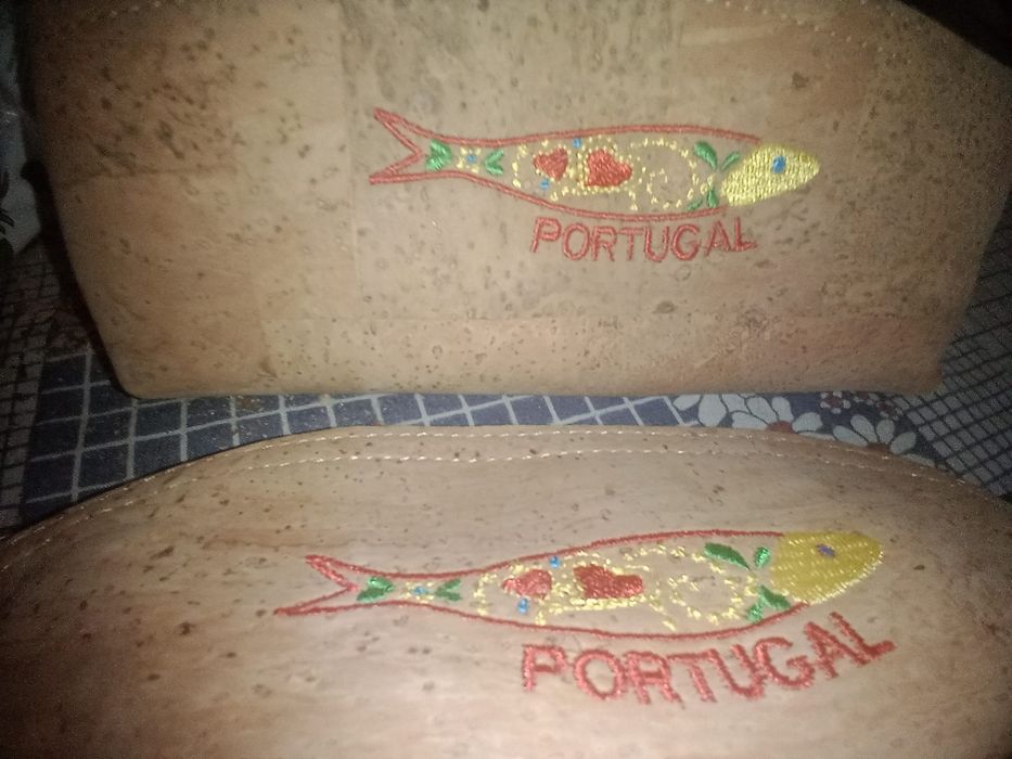 Duas bolsas cortiça novas
