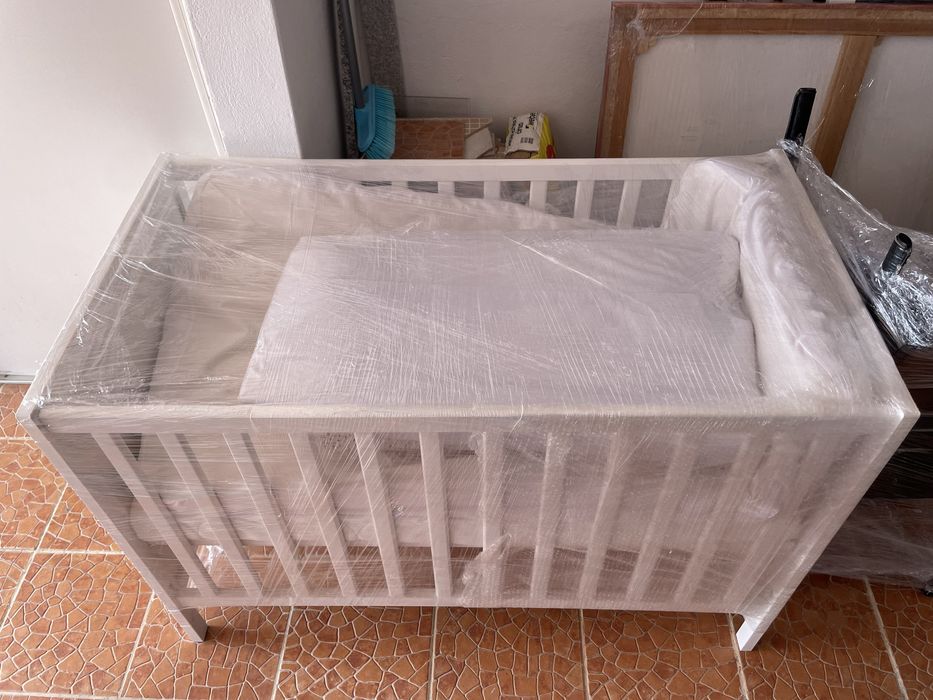 Berço + colchão Ikea
