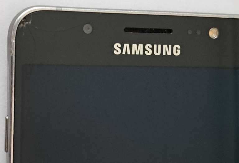 Telefon Samsung Galaxy J5, 5,2" 16 pamięć / 2 GB RAM