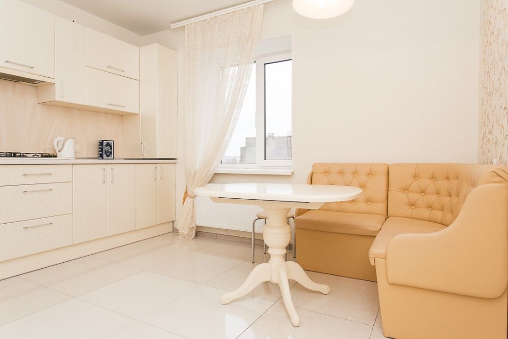 LUXE с ДЖАКУЗИ посуточно и почасово. Новый дом. Харьковская