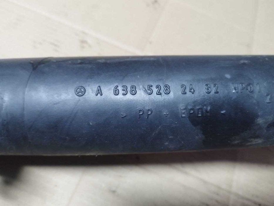 Патрубок інтеркулера пластик Мерседес Віто 638 OM 611