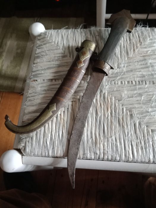 Adaga muito antiga , óptima para decoração