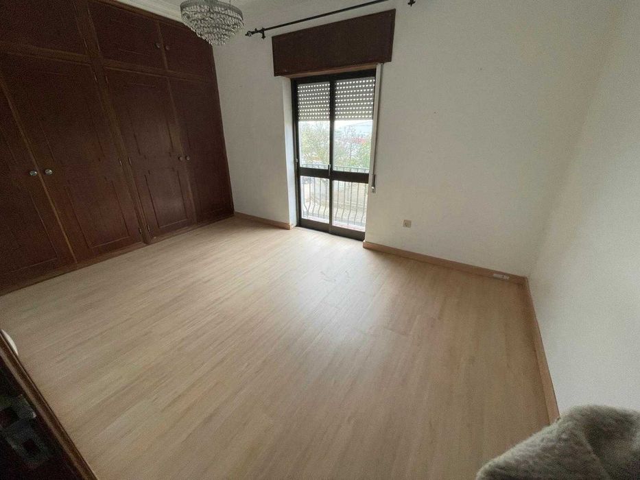 Apartamento T3 em frente à Mário Beirão para arrendamento