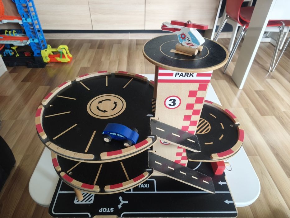 Hape Garaż drewniany Parking Zabawka