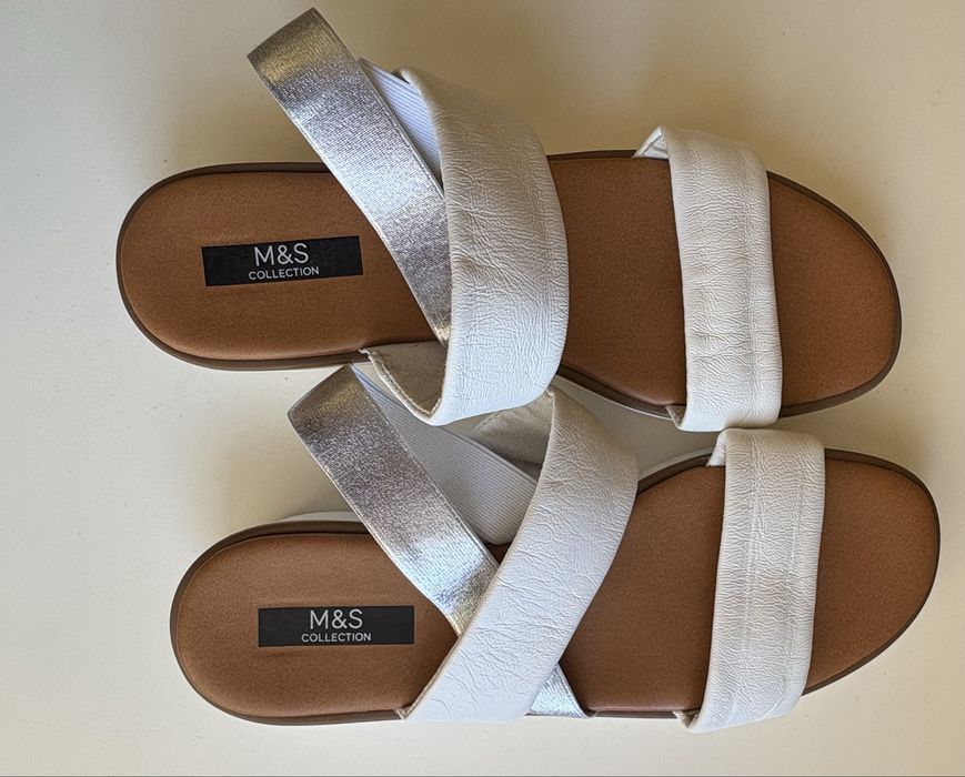 Нові шкіряні босоніжки Marks & Spencer, розмір 39.5–40 (устілка 26 см)