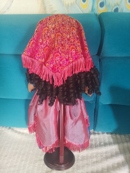 Lalka porcelanowa sygnowana cyganka