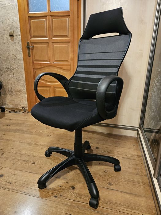 Fotel biurowy obrotowy