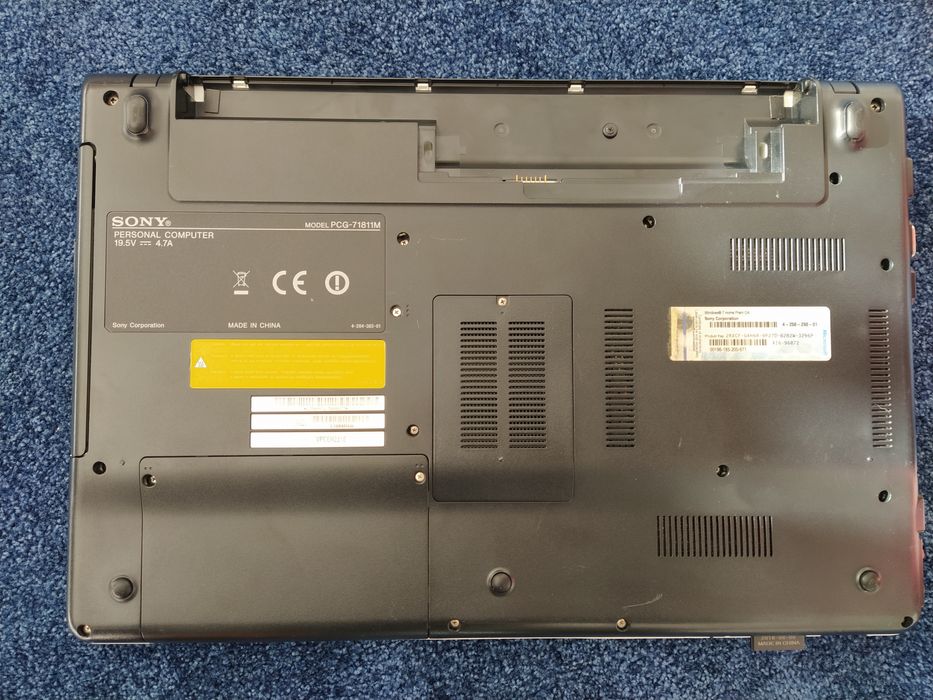 Selling Sony Vaio VPCEH2J1E64752348383745122