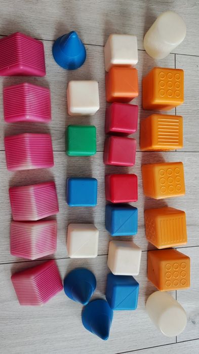 Кубики пластмасові