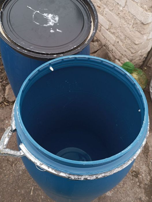 Продам бочки пластиковые 170 л.