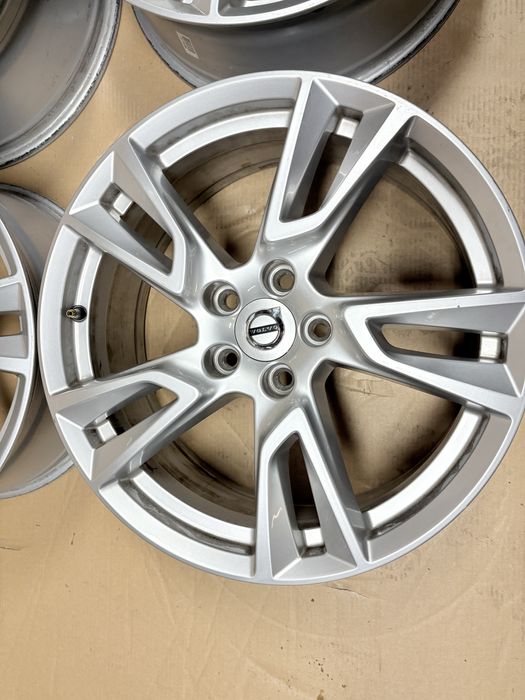 5x108 VOLVO FORD 7,5Jx18 ET50.5 63,4 felgi aluminiowe