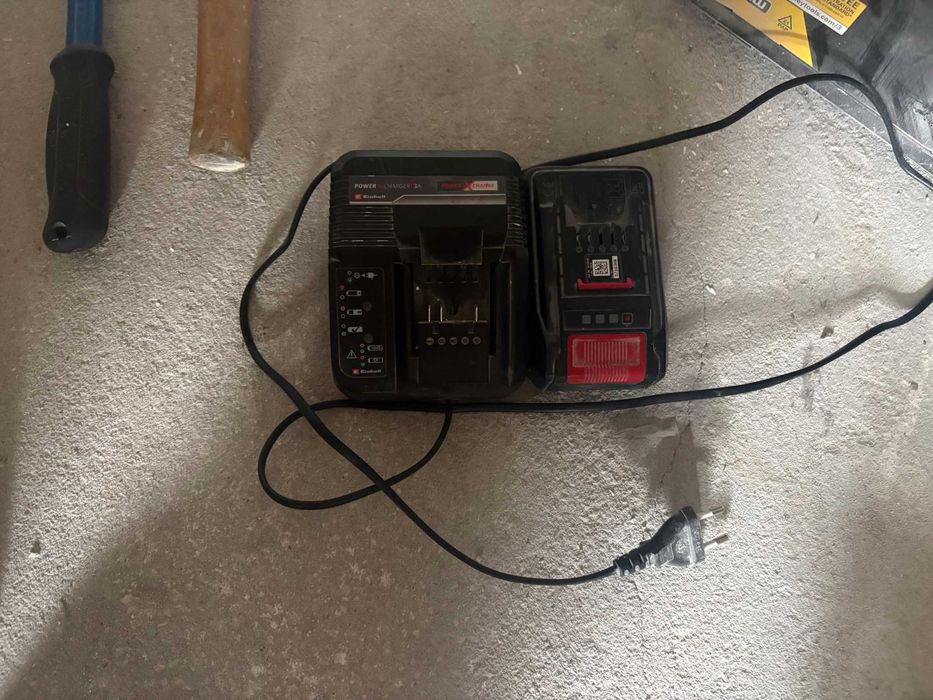 Bateria Einhell Power X-Change 18V 2.5Ah + carregador