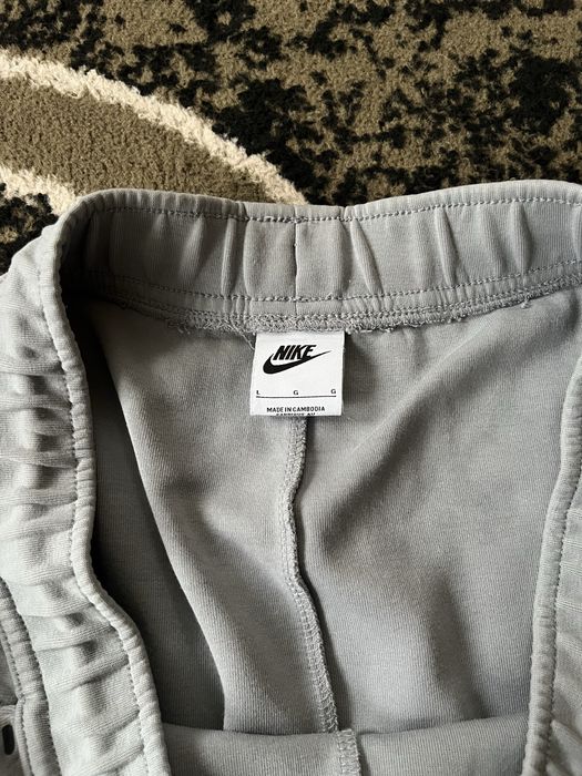 Спортивні штани Nike tech fleece