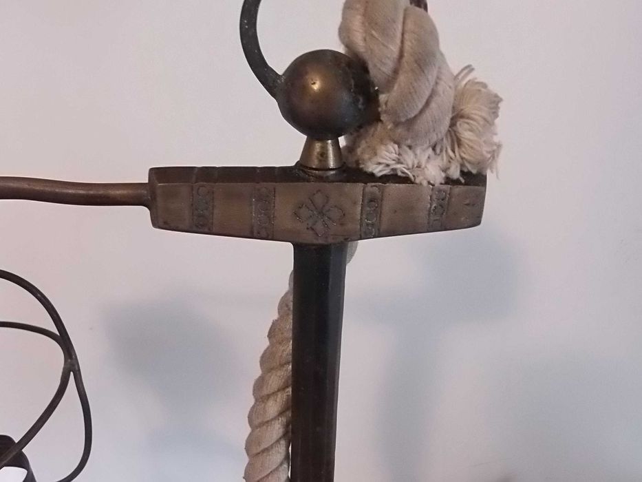 Candeeiro pé ancora