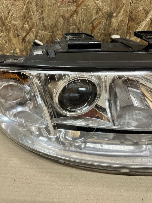 Передня права фара Audi A6 C5 Ауді А6 Ц5 2000—2004 рестайл