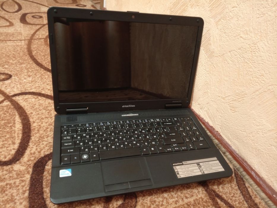 Продам ноутбук Emachines E727