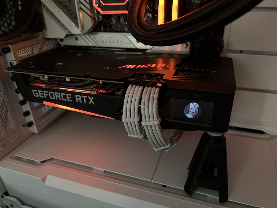 GIGABYTE RTX 3070 AORUS master 8GB | Ekran LCD |