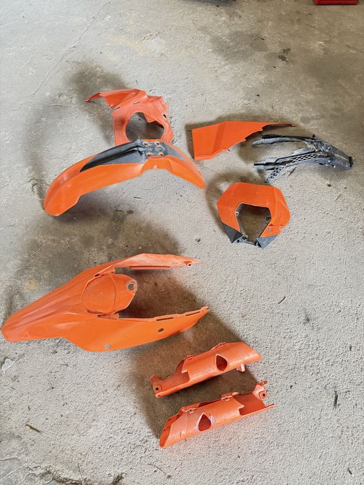 Plasticos KTM 400