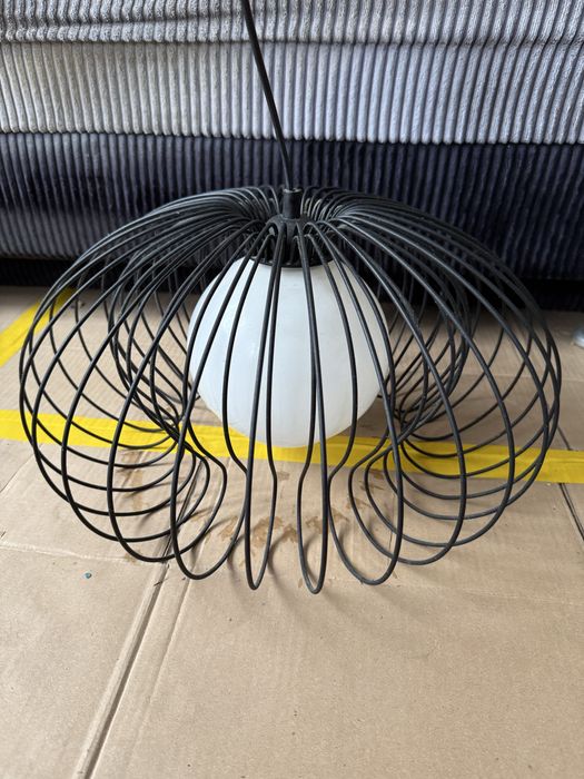 Lampa wisząca druciana czarna