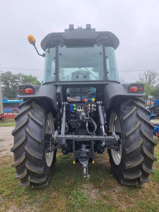 Трактор ArmaTrac 1104 LUX Пневма навес 5т 2 вани Perkins ZF 16+16 АРК