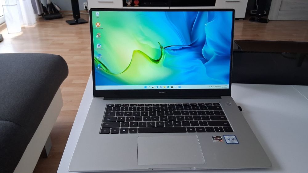 Laptop Huawei Mate Book D15