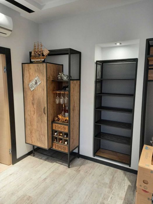 Меблі лофт. Меблі для барів. Офісні меблі. Стелаж. Диван. Стіл.