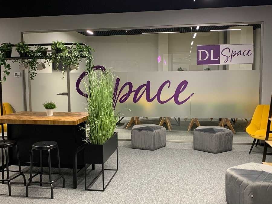 Gabinet biurowy umeblowany w Katowicach parking