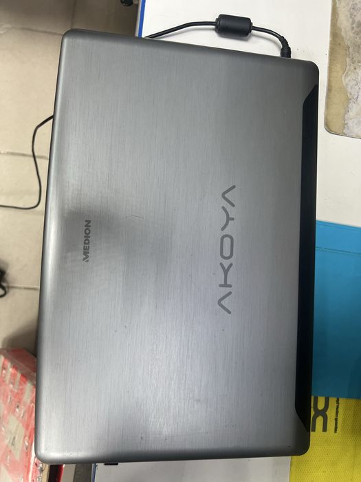 Ноутбук Medion Akoya p7818 17,3 дюймов | Intel Core i3 | 8 ГБ RAM | SSD 120 ГБ + HDD 1 ТБ | NVIDIA GeForce