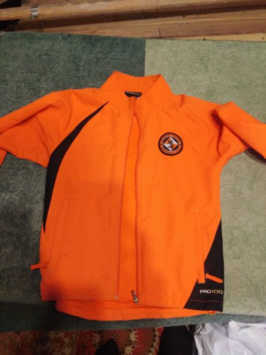 Ветровка новая,шорты джинсовые