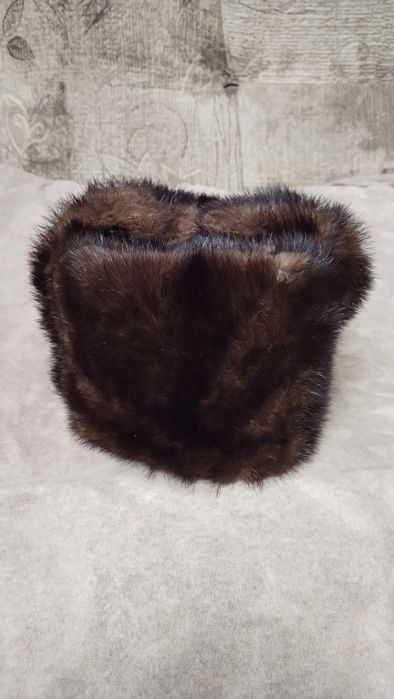 Норкові шапки коричньового кольору.