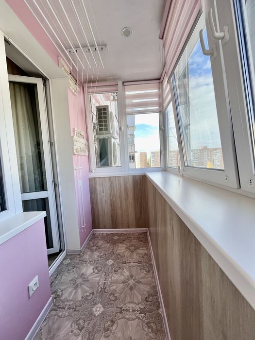 Пропонується сучасна  2- х кімнатна квартира на 3 Южний Ромакс