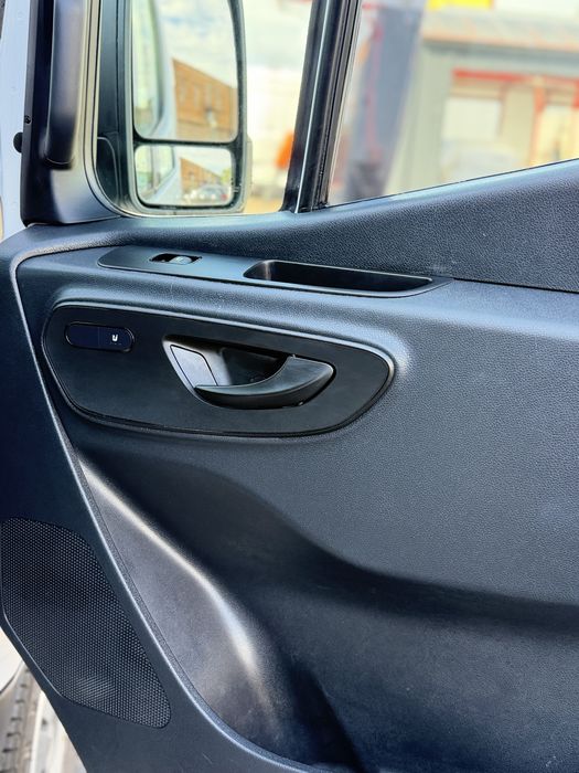 Mercedes-Benz Sprinter 907
