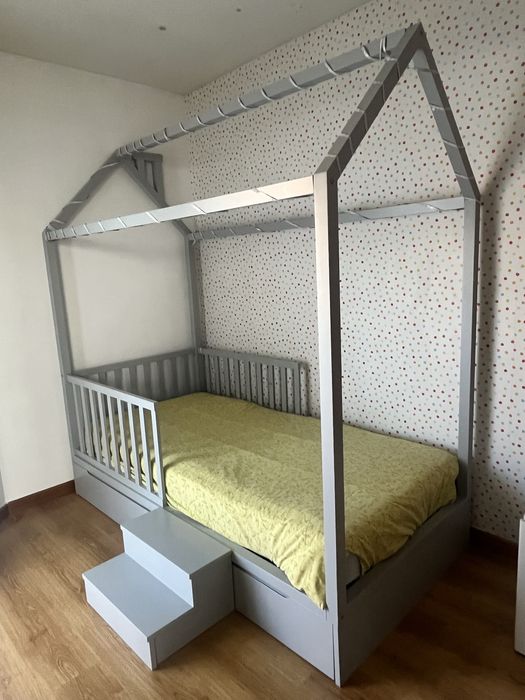 Cama criança com gavetâo - Casa