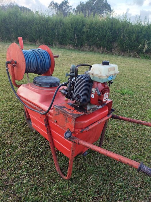 Máquina de sulfatar ou pulverizar