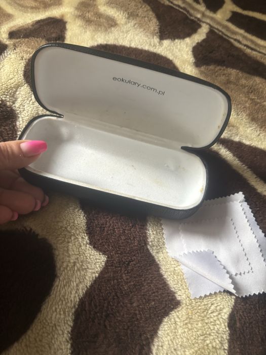 Etui na okulary b.dobry stan