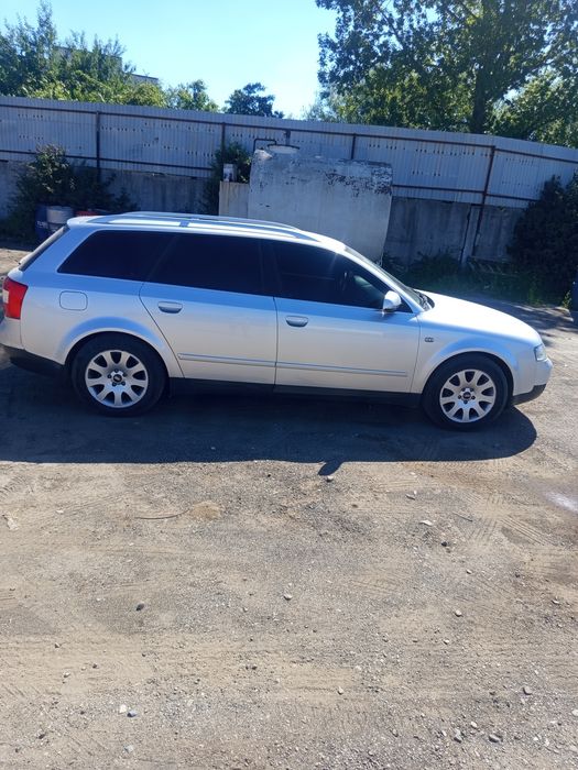 Автомобіль ауді а4