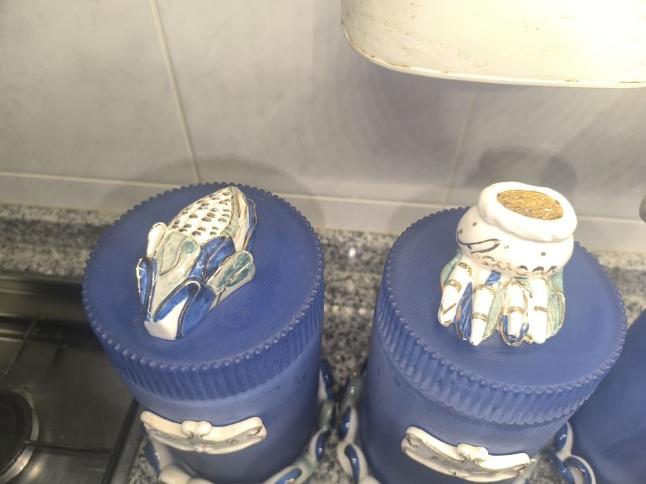 6 Peças de cozinha em vidro e porcelana